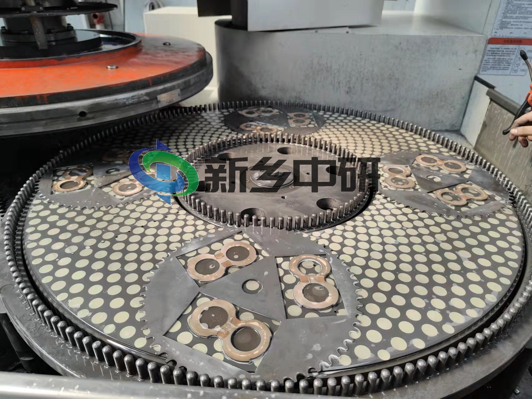 雙端面研磨機 粉末冶金+銅工件研磨拋光